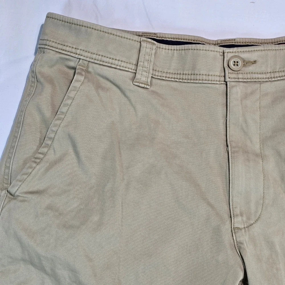 St Johns Bay Mens Khaki Chino Shorts Comfort Stretch Tan Size 36 75473-8